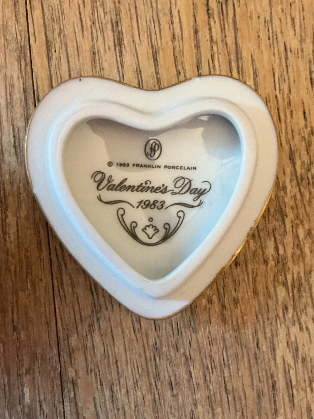 Vintage 1983 Franklin Mint Porcelain Heart Shaped Unicorn Jewelry Trinket Box